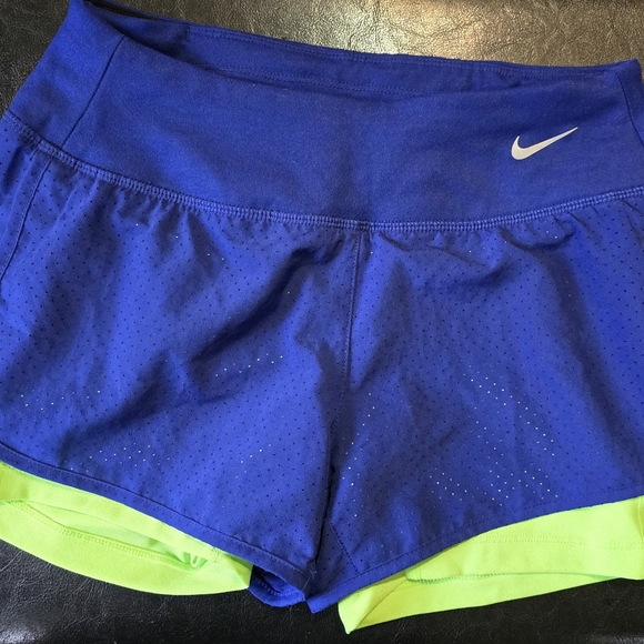 Women's Nike Dry Fit 2 in 1 Shorts - Picture 1 of 4